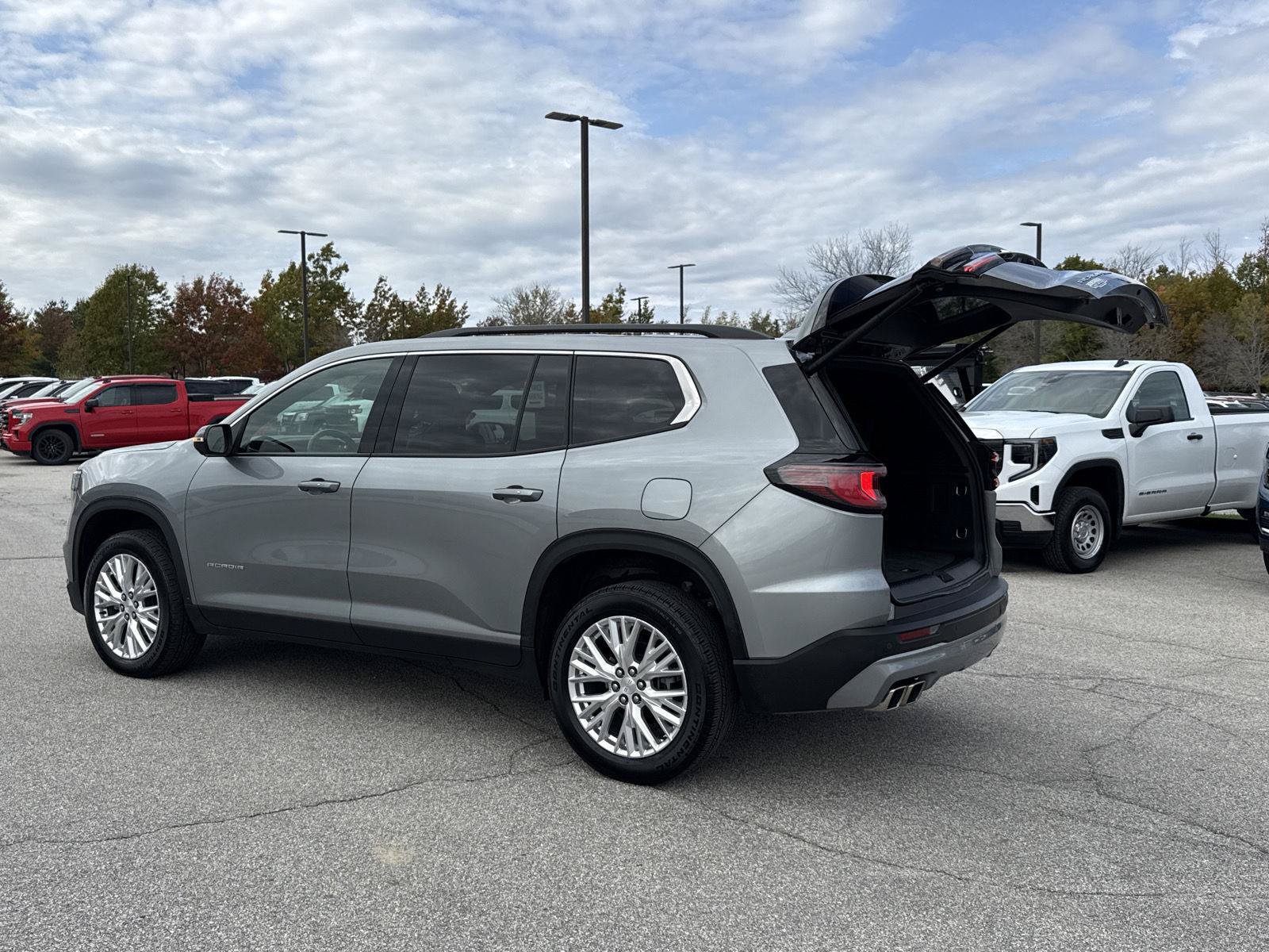 Used 2024 GMC Acadia Elevation AWD/4WD image 6