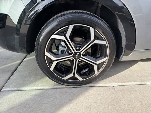 Certified 2024 Kia Niro EX Touring image 29