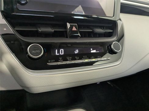 Used 2024 Toyota Corolla LE w/ LE Convenience Package image 17