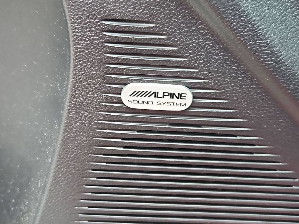 Used 2016 Dodge Challenger R/T RWD image 30