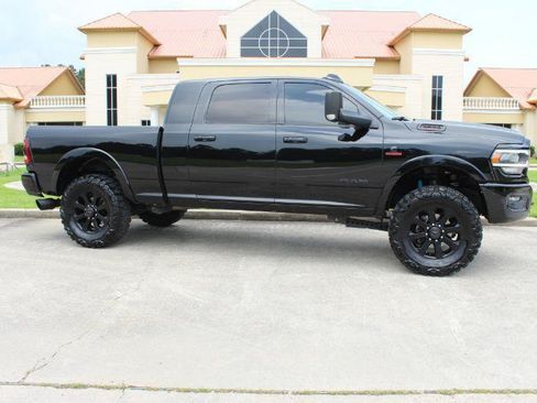 Used 2019 RAM 2500 Laramie w/ Night Edition AWD/4WD image 2