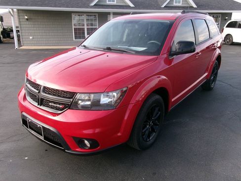 Used 2019 Dodge Journey SE FWD image 8