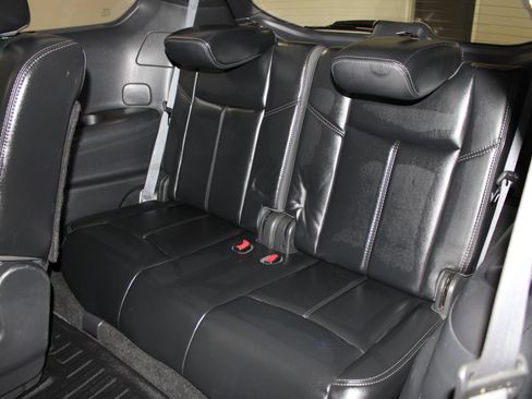 Used 2018 Nissan Pathfinder SL w/ Cargo Package FWD image 28