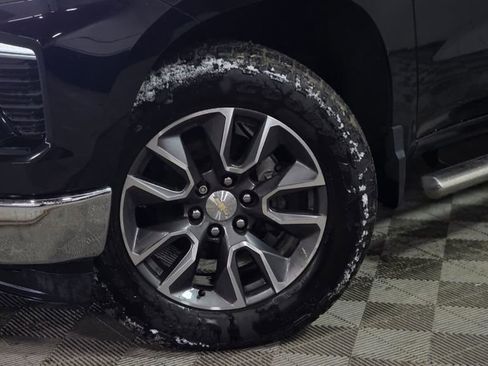 Used 2022 Chevrolet Silverado 1500 LT image 2