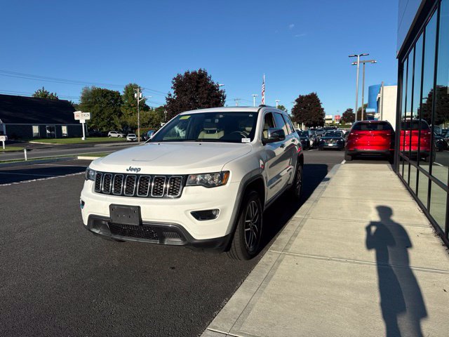 Used 2019 Jeep Grand Cherokee Limited AWD/4WD image 6
