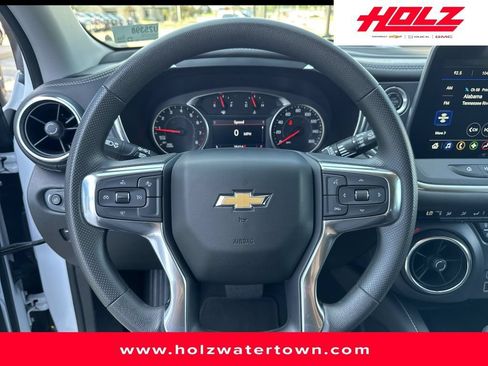 Used 2025 Chevrolet Blazer LT AWD/4WD image 9