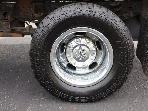 Used 2021 RAM 3500 Tradesman w/ Chrome Appearance Group RWD image 12