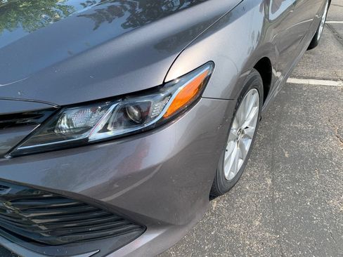 Used 2018 Toyota Camry LE w/ Convenience Package FWD image 5