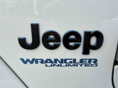 Used 2022 Jeep Wrangler Unlimited Sahara image 31