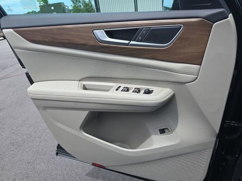 New 2026 Volkswagen Atlas SE FWD image 12