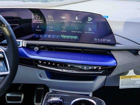 New 2026 Cadillac Optiq Sport 1 image 24