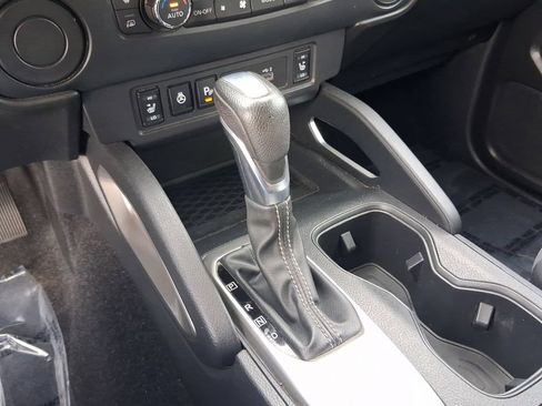 Used 2022 Nissan Frontier SV RWD image 21