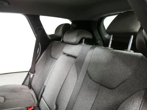 Used 2019 Hyundai Santa Fe SEL image 19