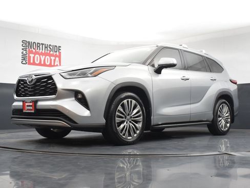 Used 2022 Toyota Highlander Platinum AWD/4WD image 43