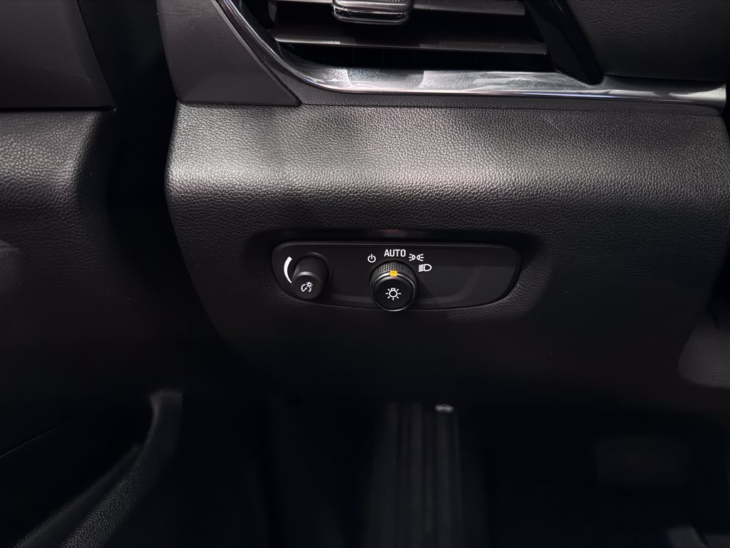 Certified 2023 Chevrolet Traverse LT AWD/4WD image 25