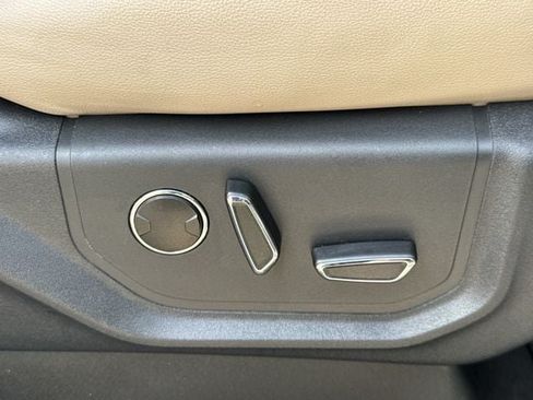Used 2024 Ford Expedition Limited RWD image 32