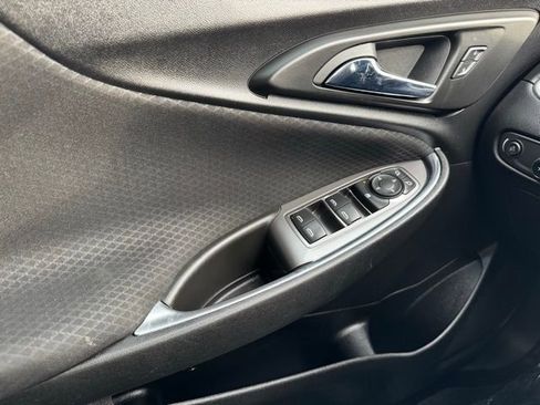 Used 2017 Chevrolet Malibu Hybrid image 29