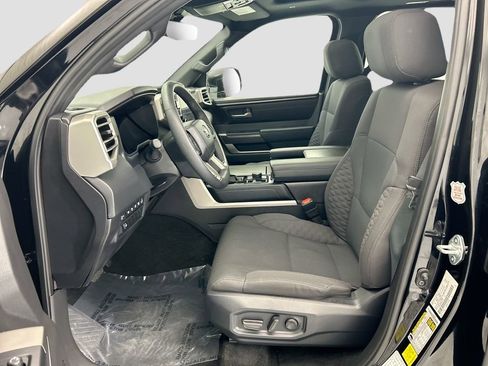 Certified 2025 Toyota Sequoia SR5 AWD/4WD image 19