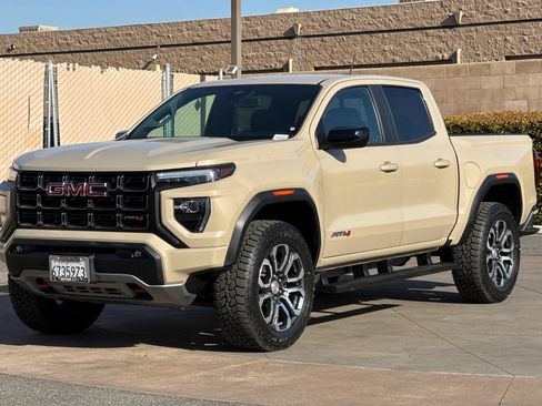 Certified 2024 GMC Canyon AT4 w/ Canyon Safety Plus Package AWD/4WD image 8