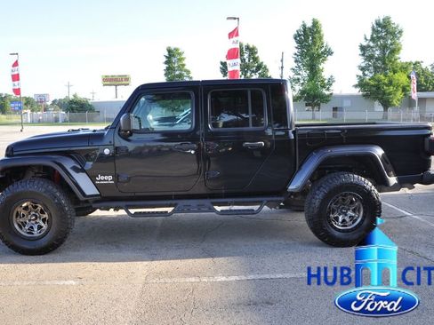 Used 2020 Jeep Gladiator Overland AWD/4WD image 2