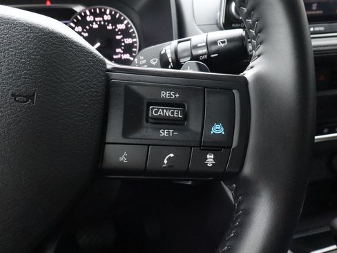 Used 2025 Nissan Rogue SV AWD/4WD image 24