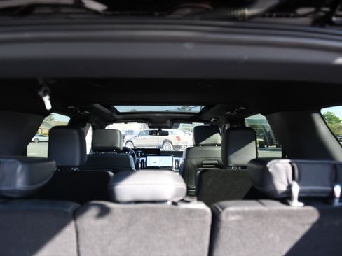 Used 2025 Ford Expedition Platinum w/ Stealth Performance Package AWD/4WD image 13