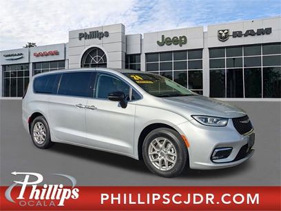 Certified 2024 Chrysler Pacifica Touring-L