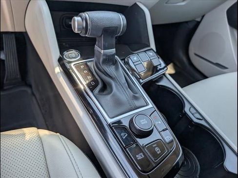 Used 2025 Kia Sportage EX w/ Premium Package FWD image 15