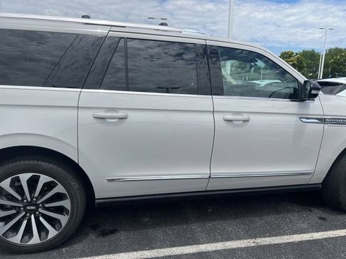 Used 2023 Lincoln Navigator L Reserve AWD/4WD image 7