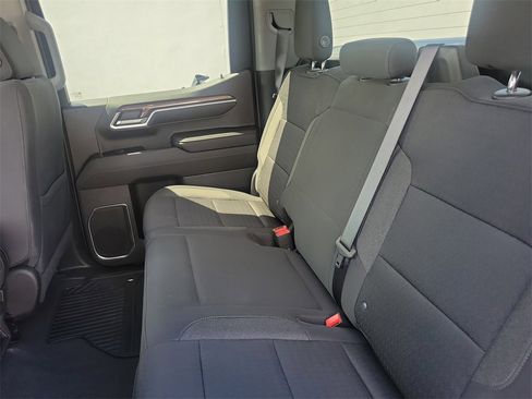 Used 2022 Chevrolet Silverado 1500 LT image 12