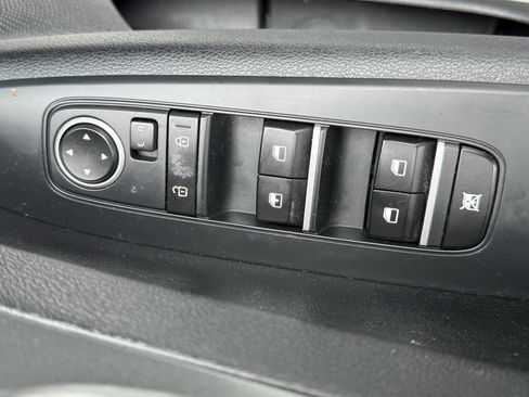 Used 2019 Kia Forte LXS FWD image 12
