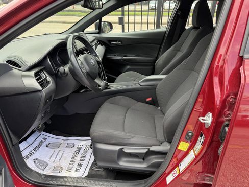 Used 2018 Toyota C-HR XLE FWD image 10