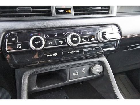 Used 2024 Honda Pilot TrailSport image 26
