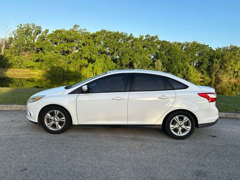 Used 2014 Ford Focus SE image 2