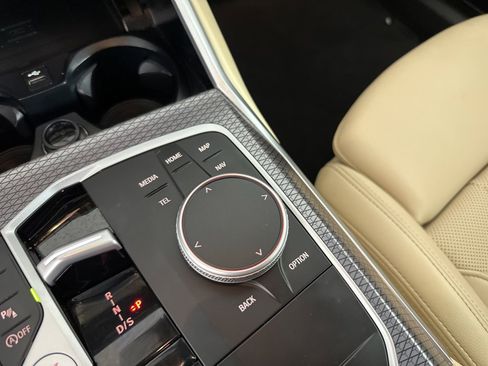 Used 2025 BMW 330i Sedan w/ Convenience Package image 23