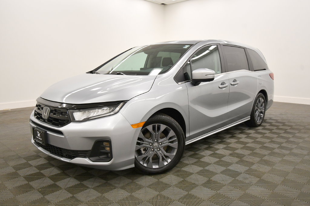 Certified 2026 Honda Odyssey Touring image 2