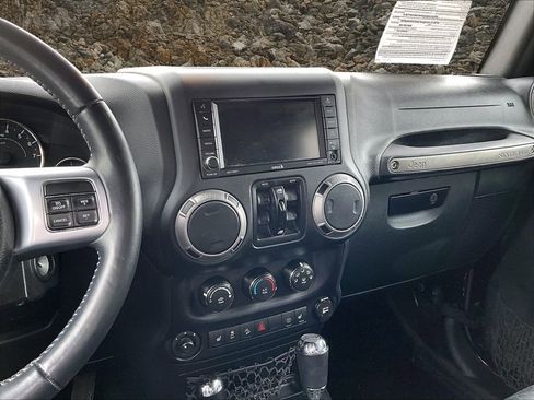 Used 2016 Jeep Wrangler Unlimited Sport image 6