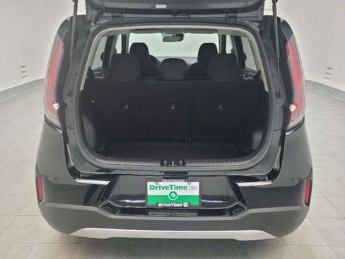 Used 2025 Kia Soul LX image 29