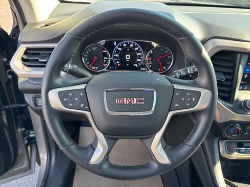 Used 2023 GMC Acadia Denali w/ Denali Technology Package AWD/4WD image 12