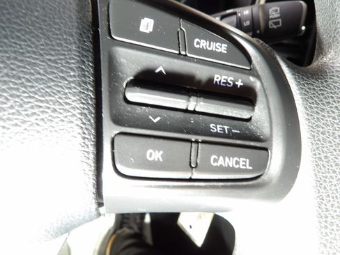Used 2021 Hyundai Venue SE FWD image 15