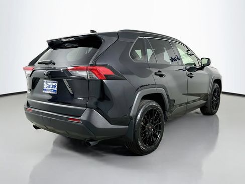 Used 2019 Toyota RAV4 LE w/ Carpet Mat Package AWD/4WD image 8