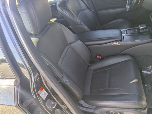 Used 2021 Lexus LS 500 w/ Accessory Package (Z2) image 30