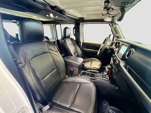 Used 2023 Jeep Wrangler Unlimited Sahara AWD/4WD image 26