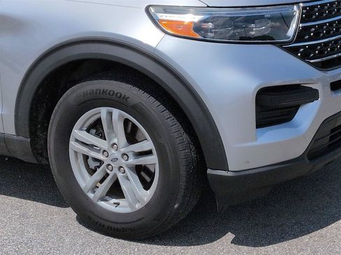 Used 2021 Ford Explorer XLT RWD image 9