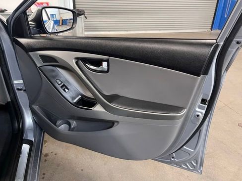 Used 2015 Hyundai Elantra Limited w/ Option Group 05 image 12