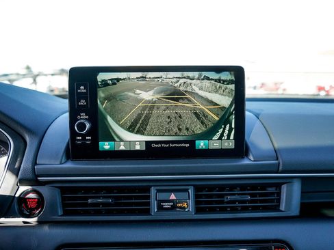 New 2025 Honda Pilot Touring image 25