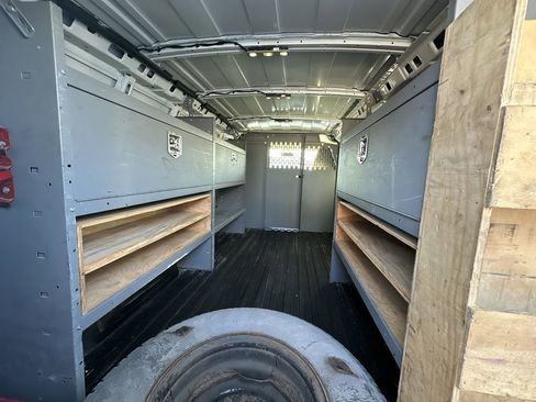 Used 2020 Chevrolet Express 2500 image 23