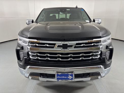 Used 2022 Chevrolet Silverado 1500 LTZ AWD/4WD image 4