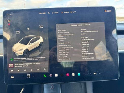 Used 2022 Tesla Model Y Long Range image 11