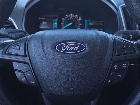 Used 2022 Ford Edge SE w/ Black Appearance Package image 19